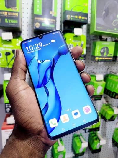 Huawei p30 pro 8GB RAM 256 GB my WhatsApp 0325==3982==817