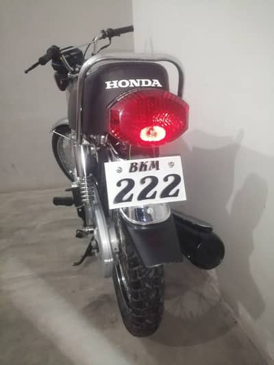 Bike full lush condition me hY genuine saman sb utara howa hy