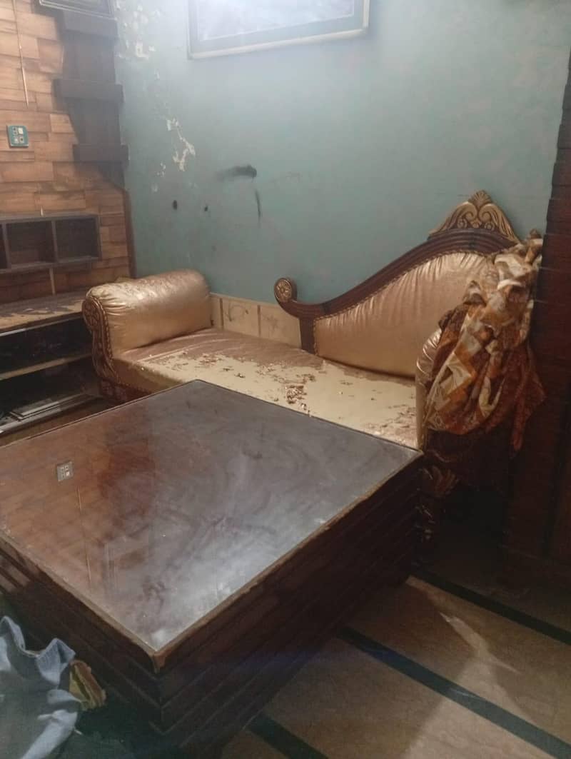 Dewan sofa + Table 1