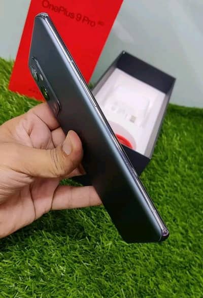oneplus 9 pro 12 GB RAM 256 GB my WhatsApp 0325==3982===817