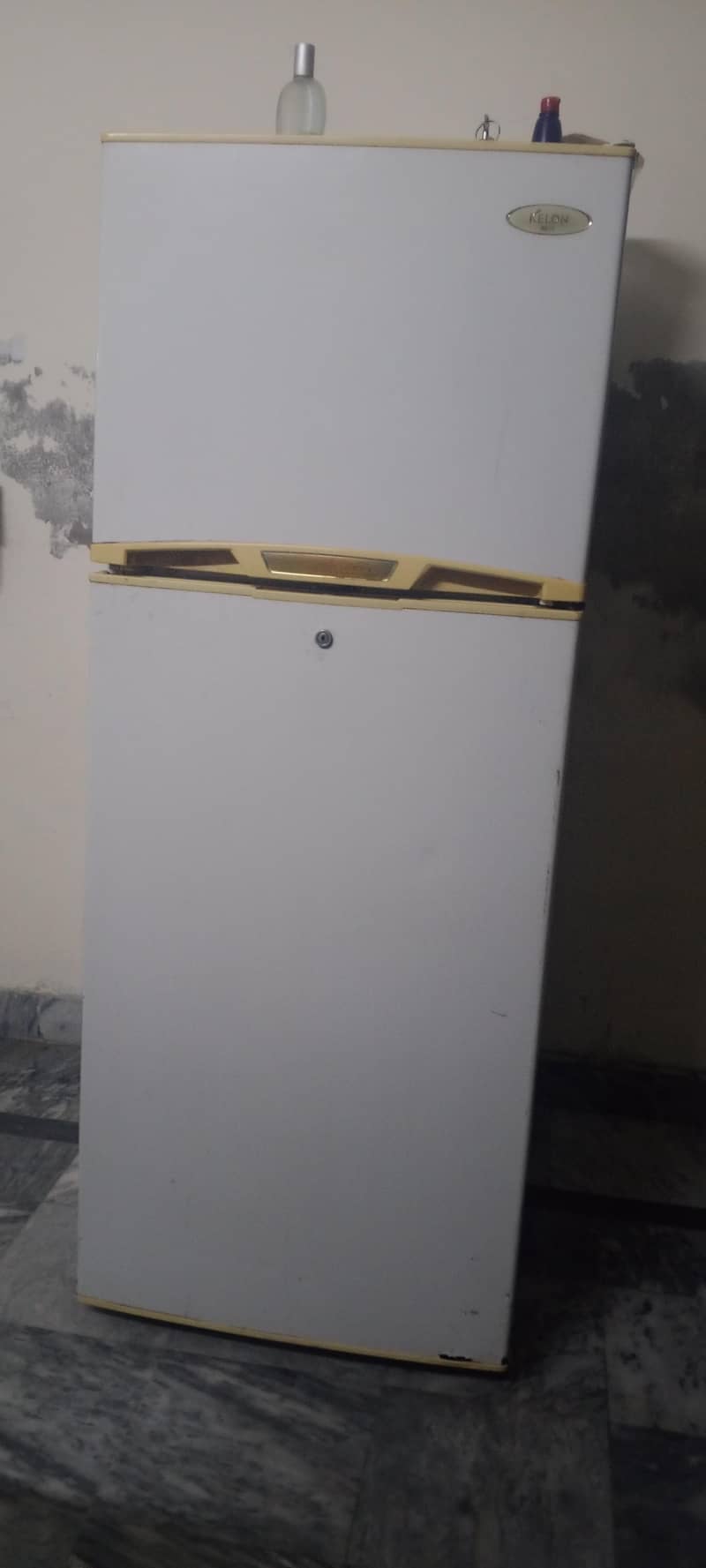 refrigerator 0