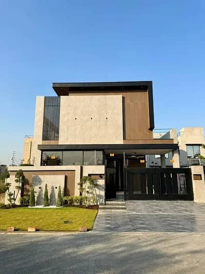 10 Marla House Available For Rent In Johar Block Sector E Bahria Town Lahore