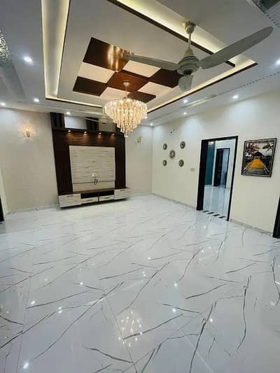 Lower Portion Of 10 Marla House Available For Rent In Bahria Town Lahore