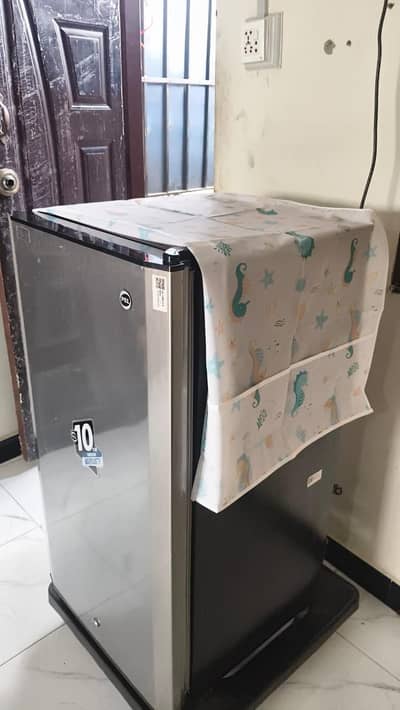 single door fridge