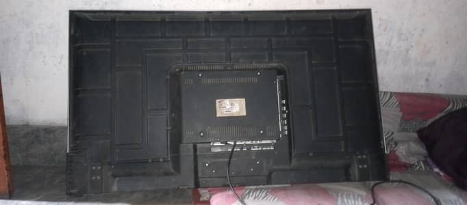 Samsung 52-inch Smart TV, model UA52H8000AR.