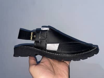 Kapthan chapal/Peshwrii chapals/splaii