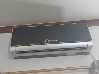 Title: Electrolux 1 Ton Split AC - Excellent Condition (Full Gas)