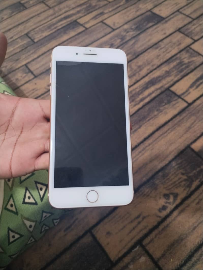 Apple iPhone 8 Plus 0