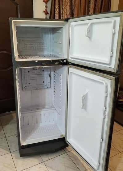 Waves Refrigerator – Perfect Cooling – Good Condition