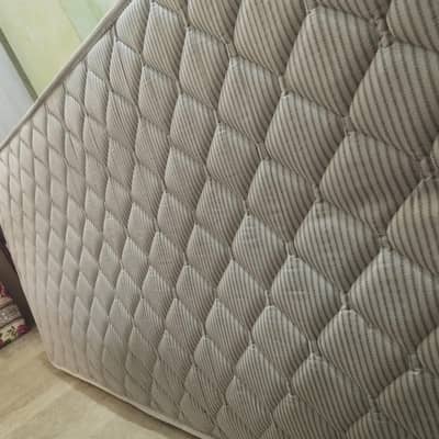 Metress for sell made in UAE