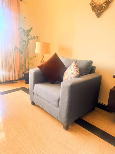 Comfortable 6 seater immaculate Sofa