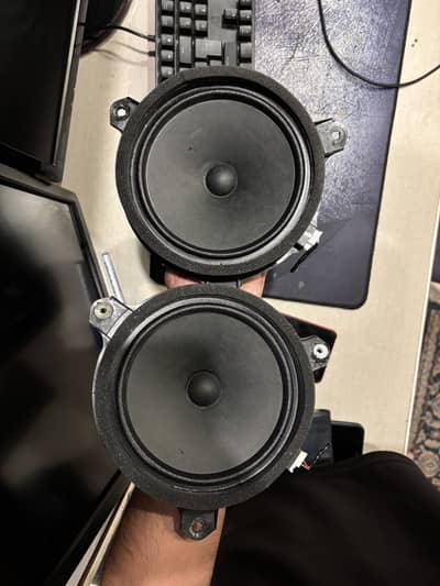 Toyota yaris 1.5 speakers