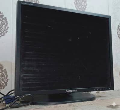 Samsung SyncMaster 940t 19" LCD Monitor - Perfect for CCTV & Office