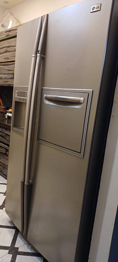 LG Side by Side Refrigerator – Working Condition +923068863248 contact