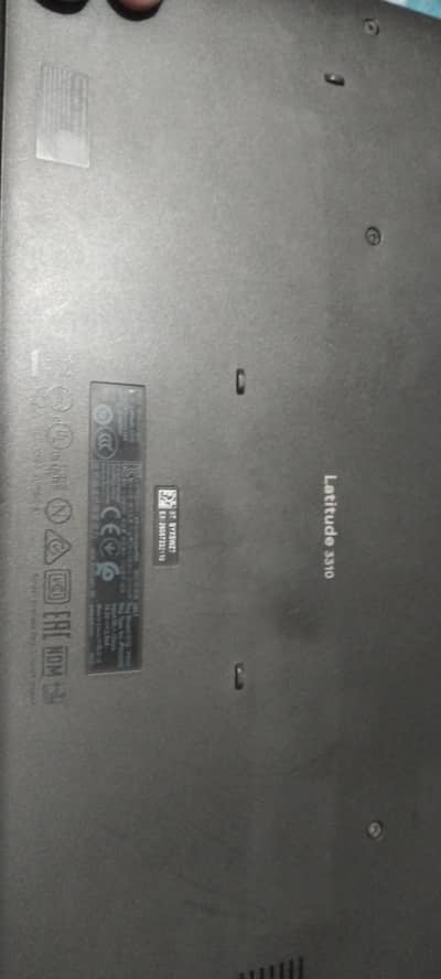 latitude 3310 i5 8 Gen 256gb SSD 8gb ram