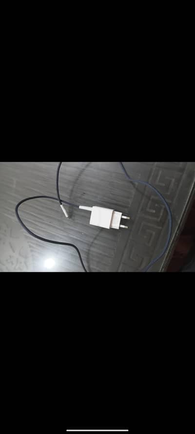 I phone 11 oraginal charger