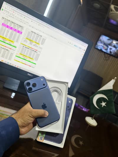 17 Pro Max 256GB Approved Warranty