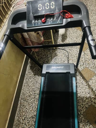 Foldable treadmill