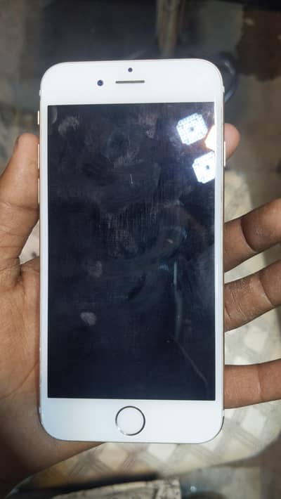 iphone 6 all ok hai condition bhi achi hai whatsapp no 92+3130319923