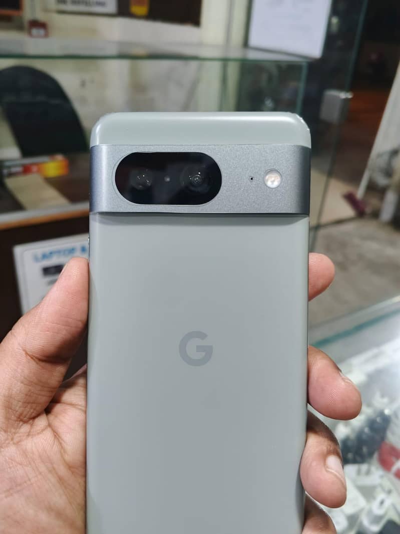 Google pixel 8 1