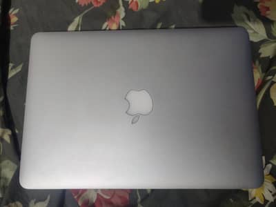 MacBook Pro 13-inch (2015) – 8GB RAM, 256GB SSD