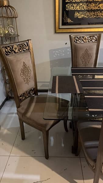 6 person Dinning table