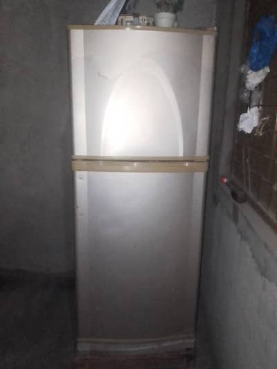 Dawlance Refrigerator looks like Brand New