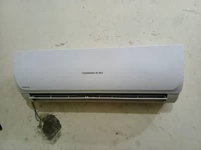 1 Ton DC inverter In Good Condition