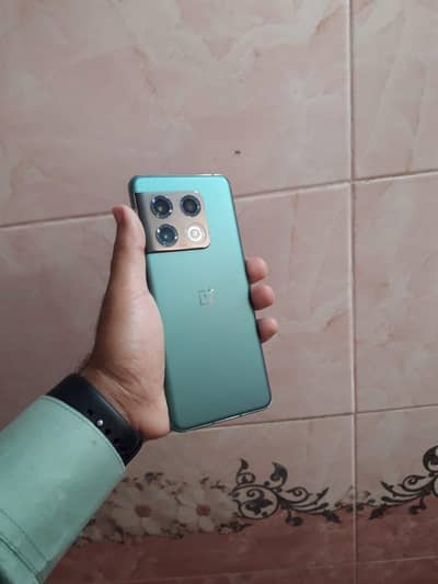 Urgent sale oneplus 10 pro 12/256gb 5g in brand new condition 10/10