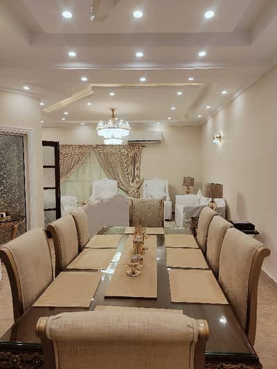 10 Marla Beautiful House