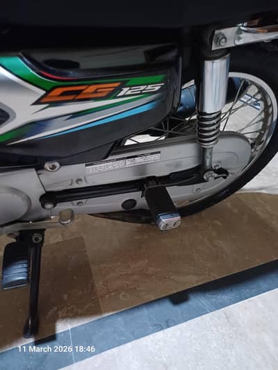 Bahut saaf condition my WhatsApp number. 03111406903