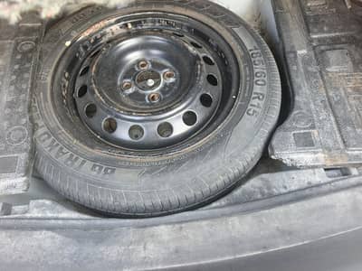 Toyota yaris gli 1 hand use minor touching