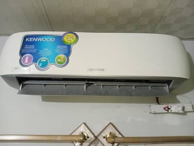 Kenwood 1 Ton AC for Sale – Excellent Condition