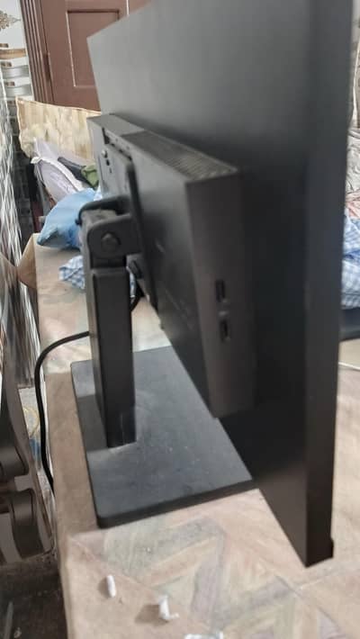HP Monitor LCD 22 inches boderless