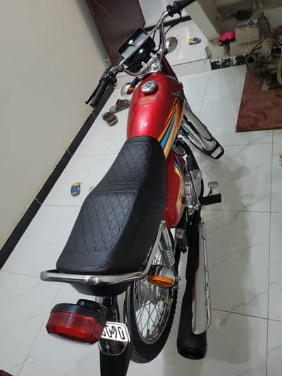 Honda 125 first owner brand new condition