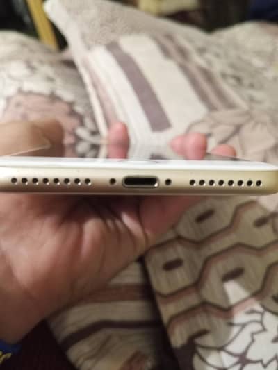 7+ mobile ha ok ha serf battery change Karne ha. . . urgent salkarna h a.