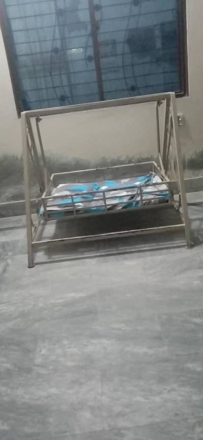 baby jhola urgent sale Karna ha