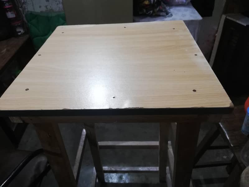 1 large size stool 1