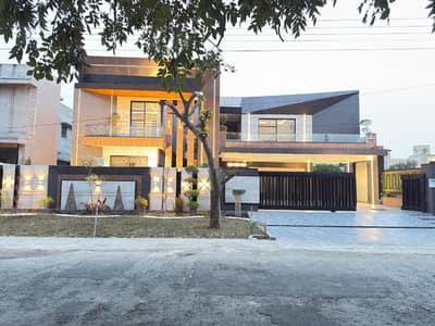 Ultra-Luxury 2 Kanal Park-Facing Mansion Valencia Town, Lahore