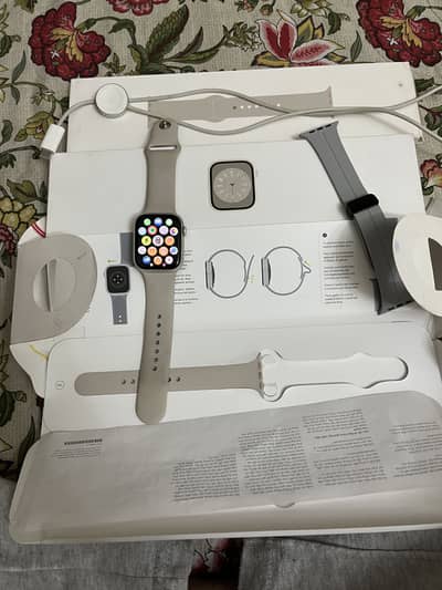Apple watch series 8 45 mm 97 health 9.5/10 condition        Iphone