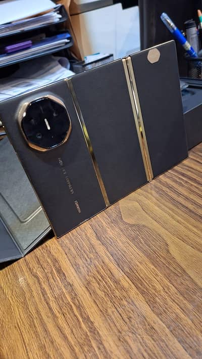 mate Xt 1 Tb Along with huwaei airpods