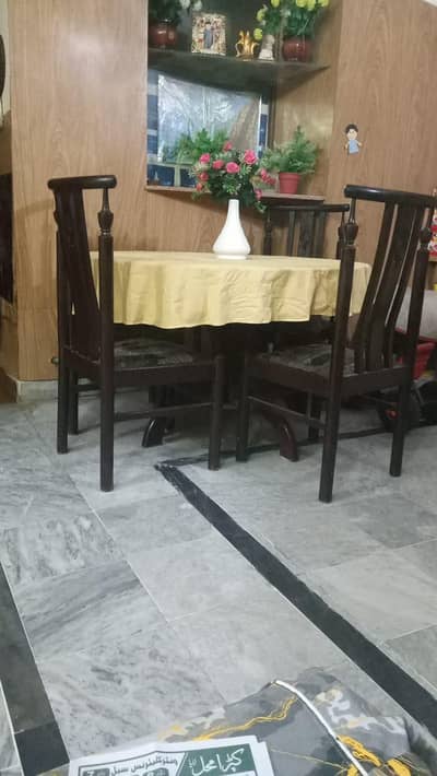 4 seater dining table