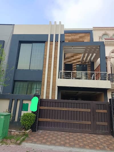 5 Marla House Available For Rent in Bahria Town LHR