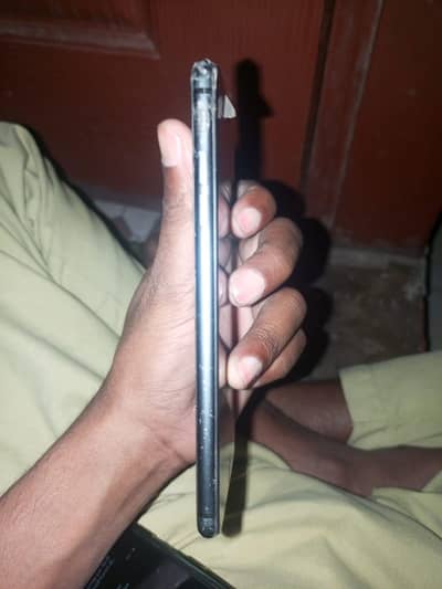 mobile ok hai back glass tota howa hai