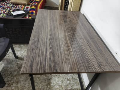 Computer table  for sale