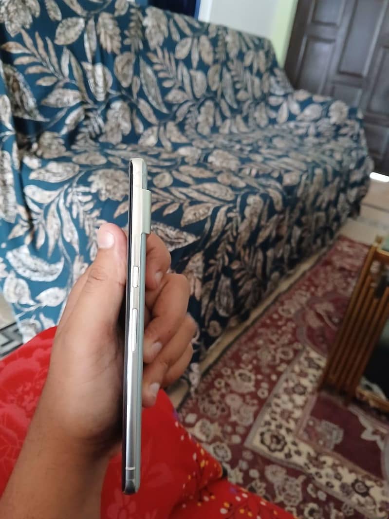 Google Pixel 7 pro 4