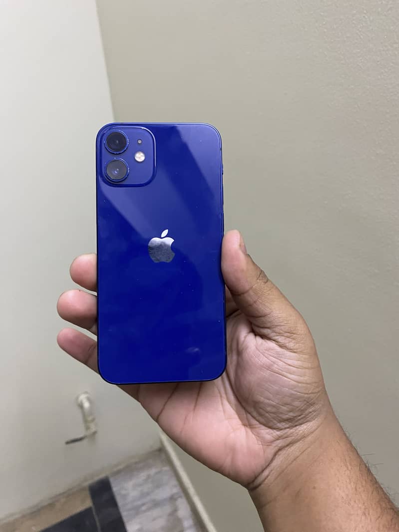 iPhone 12 mini 0