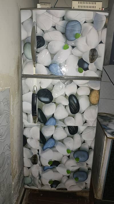 Refrigerator for sale. working 10/10 medium size