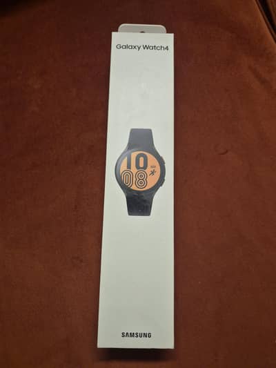 Samsung Galaxy Watch 4 with Original Charger & Box
