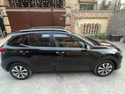 kia Stonic Ex+ total genuine.